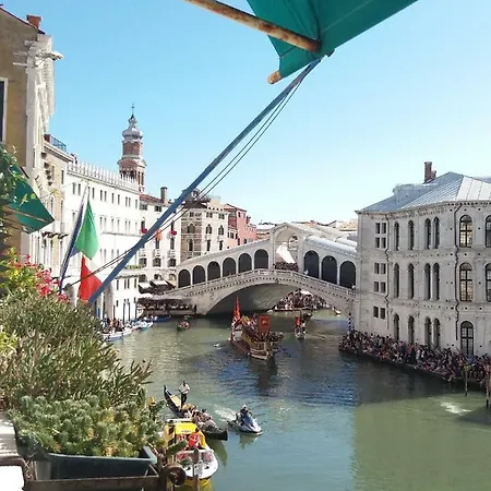 Casa Cattaneo Grand Canal View